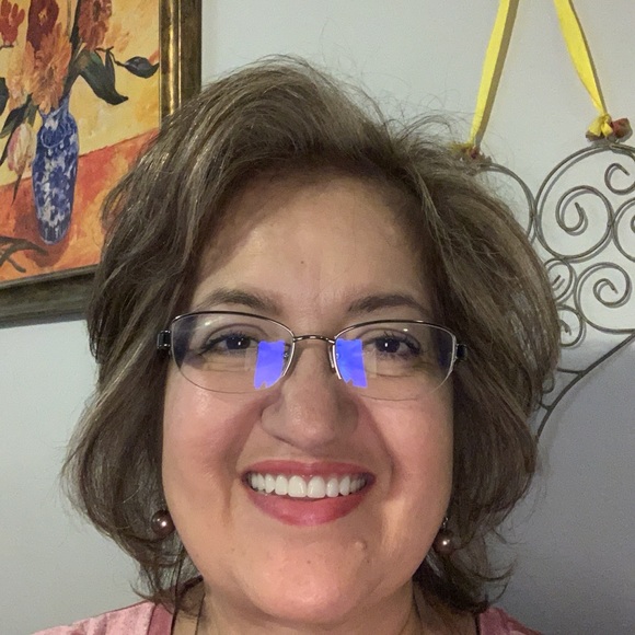 Meet your Posher, Lupe - Picture 1 of 1